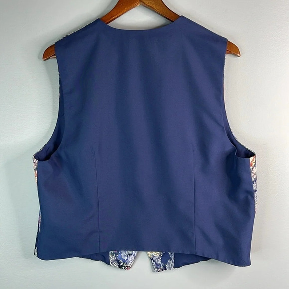 VINTAGE 90s Traditions Floral Tapestry Vest Blue Pink Mix Wingtip Button Size 16 - Picture 5 of 10